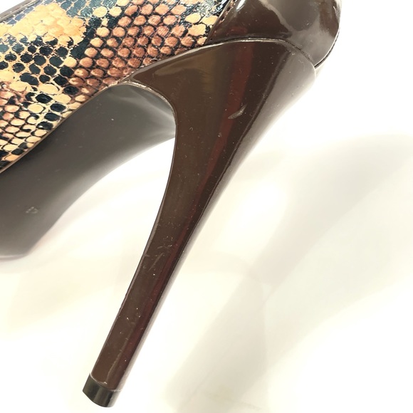 Guess a Snakeskin 4” Heels, Brown/Tan, Size 9 - Picture 10 of 13